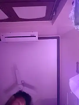 Snapshot of horniestboi chatting on 03-04-26, 09:21 horniestboi online show from 03-04-26, 09:21