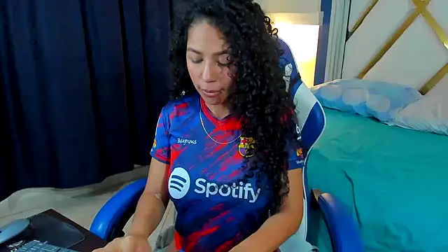 Snapshot of Sasha_rd chatting on 10-08-25, 01:31 Sasha rd online show from 10-08-25, 01:31