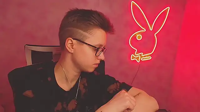 Bella Swannn online show from 03-12-25, 04:02