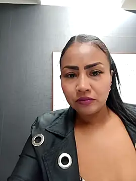 Snapshot of Ariana_Rodriguez chatting on 03-11-25, 03:23 Ariana Rodriguez online show from 03-11-25, 03:23