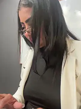 Snapshot of Ariana_Rodriguez chatting on 03-19-25, 02:24 Ariana Rodriguez online show from 03-19-25, 02:24