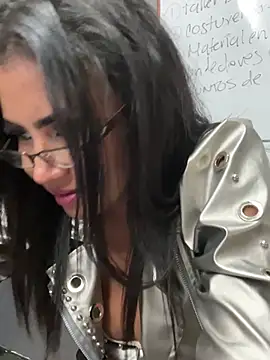 Snapshot of Ariana_Rodriguez chatting on 03-20-25, 09:35 Ariana Rodriguez online show from 03-20-25, 09:35
