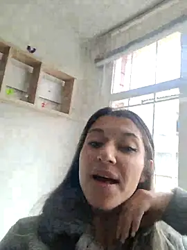 Isabella Varella online show from 03-08-25, 02:40