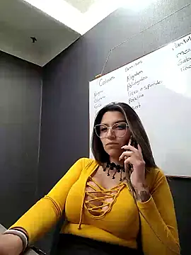 Isabella Varella online show from 03-18-25, 06:48