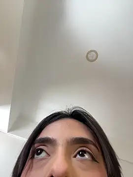 Snapshot of ZaraLuuv chatting on 02-13-26, 06:26 ZaraLuuv online show from 02-13-26, 06:26