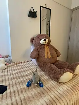 Snapshot of ZaraLuuv chatting on 03-11-26, 06:03 ZaraLuuv online show from 03-11-26, 06:03