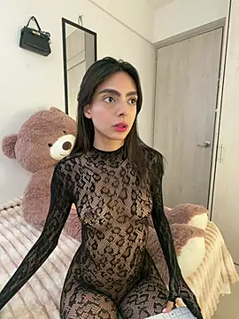 Snapshot of ZaraLuuv chatting on 03-20-26, 06:02 ZaraLuuv online show from 03-20-26, 06:02