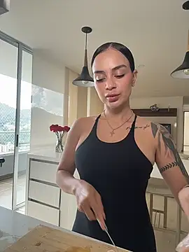 ValentinaMilann online show from 05-04-26, 06:37