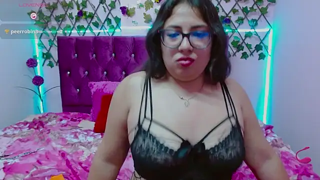 Snapshot of Anny__cute chatting on 03-12-25, 01:03 Anny cute online show from 03-12-25, 01:03
