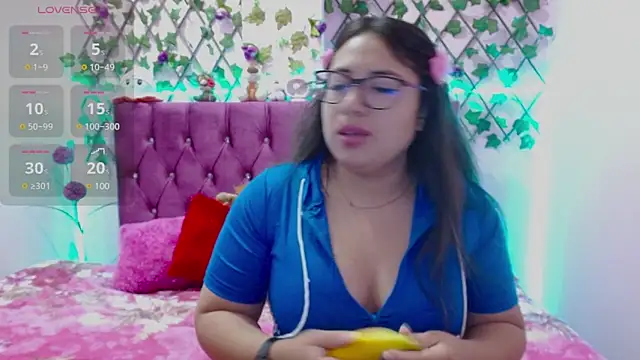 Snapshot of Anny__cute chatting on 03-20-25, 12:32 Anny cute online show from 03-20-25, 12:32