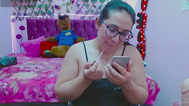 Snapshot of Anny__cute chatting on 09-17-25, 08:43 Anny cute online show from 09-17-25, 08:43
