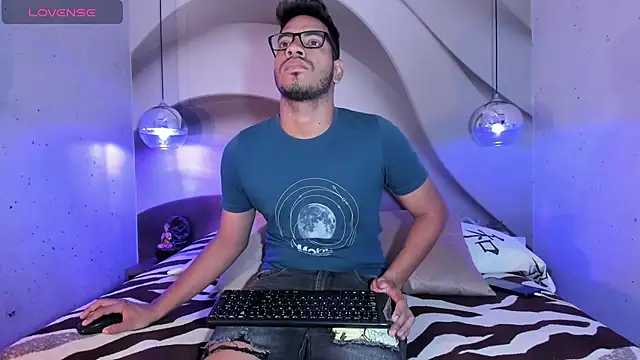 ETHAN DRAVEN online show from 09-30-25, 06:57