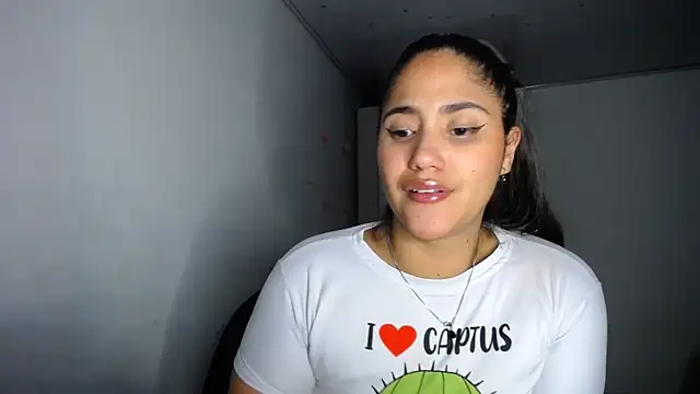 Snapshot of Genova_69 chatting on 11-30-25, 08:51 Genova 69 online show from 11-30-25, 08:51