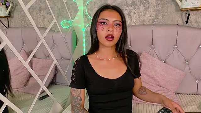 Snapshot of Devil_AliceXo chatting on 10-08-25, 08:50 Devil AliceXo online show from 10-08-25, 08:50