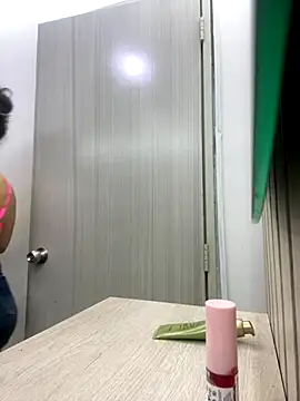 isabella winkler online show from 10-23-25, 02:49