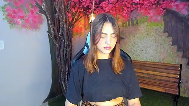 Snapshot of DakotaRusell chatting on 03-05-25, 11:28 DakotaRusell online show from 03-05-25, 11:28