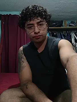 Snapshot of DocPepino chatting on 10-30-25, 04:58 DocPepino online show from 10-30-25, 04:58