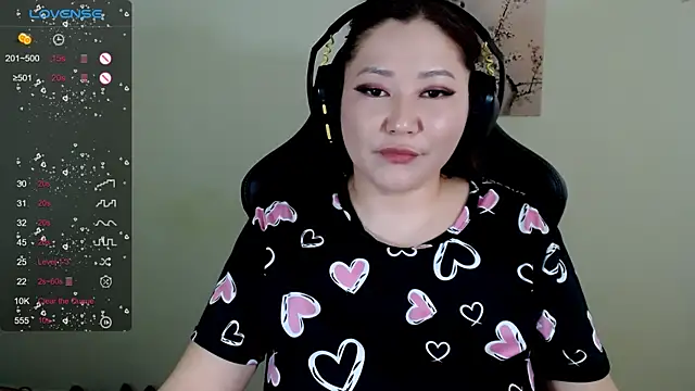 Snapshot of LisaAsianFlower chatting on 04-24-26, 05:21 LisaAsianFlower online show from 04-24-26, 05:21