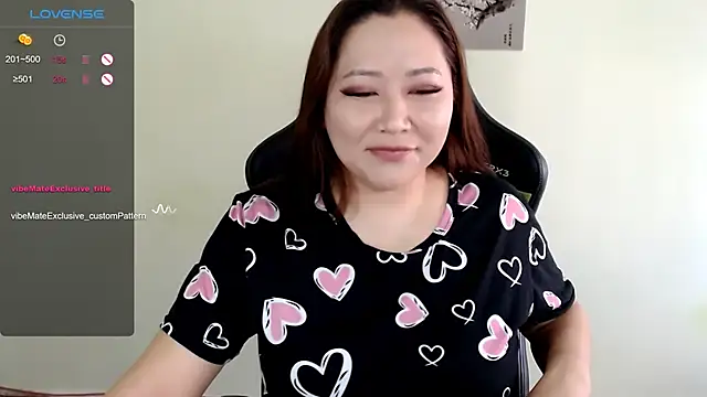Snapshot of LisaAsianFlower chatting on 05-19-26, 05:03 LisaAsianFlower online show from 05-19-26, 05:03