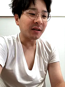 Snapshot of waka3232 chatting on 09-18-25, 02:35 waka3232 online show from 09-18-25, 02:35