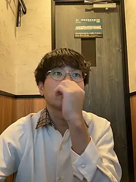 Snapshot of waka3232 chatting on 10-04-25, 01:47 waka3232 online show from 10-04-25, 01:47