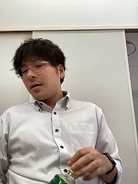 Snapshot of waka3232 chatting on 10-15-25, 02:11 waka3232 online show from 10-15-25, 02:11