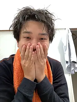 Snapshot of waka3232 chatting on 10-16-25, 03:07 waka3232 online show from 10-16-25, 03:07