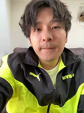 Snapshot of waka3232 chatting on 10-23-25, 02:33 waka3232 online show from 10-23-25, 02:33