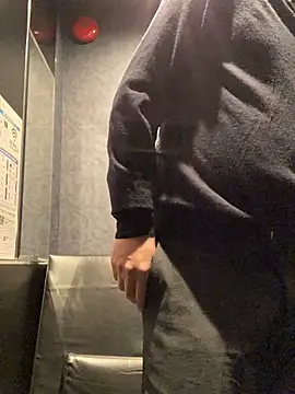 Snapshot of waka3232 chatting on 10-28-25, 11:36 waka3232 online show from 10-28-25, 11:36