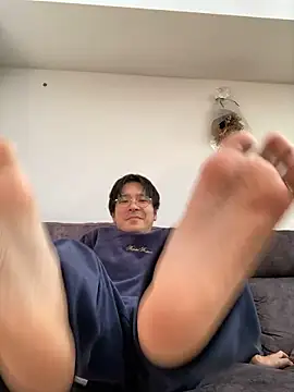 Snapshot of waka3232 chatting on 11-06-25, 01:39 waka3232 online show from 11-06-25, 01:39