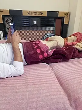 Cute-Zarina online show from 12-13-25, 07:53