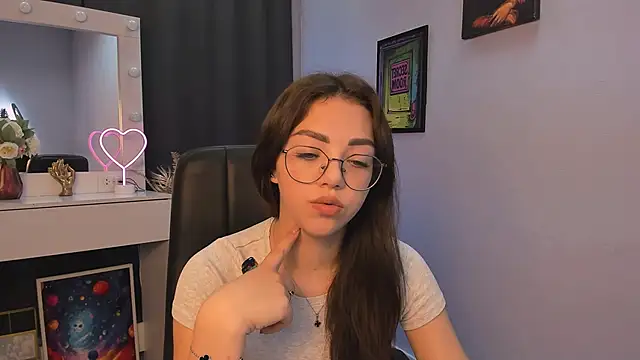 kiki swan online show from 03-16-25, 11:05