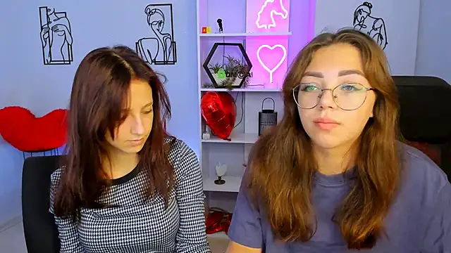 kiki swan online show from 09-10-25, 05:51