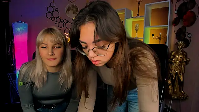 kiki swan online show from 12-19-25, 06:42