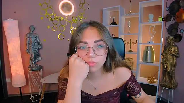 kiki swan online show from 07-02-26, 05:57