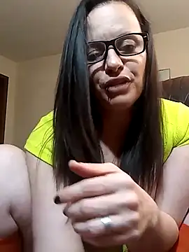 Snapshot of cattlegurl chatting on 03-19-25, 08:01 cattlegurl online show from 03-19-25, 08:01