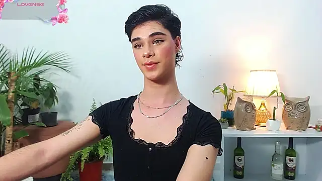 Snapshot of juanes_puthee chatting on 03-12-26, 05:02 juanes puthee online show from 03-12-26, 05:02