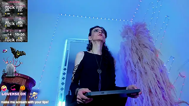 arthemisa hot online show from 10-31-25, 01:34