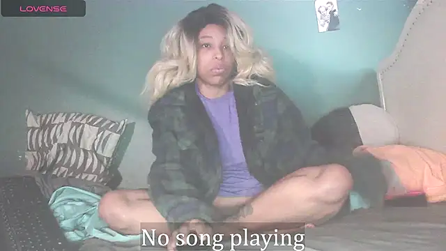 Snapshot of StellaDallas69 chatting on 10-17-25, 11:24 StellaDallas69 online show from 10-17-25, 11:24