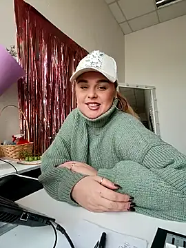 Juicy PeachLux online show from 10-15-25, 09:42