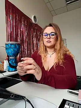 Juicy PeachLux online show from 11-16-25, 07:47