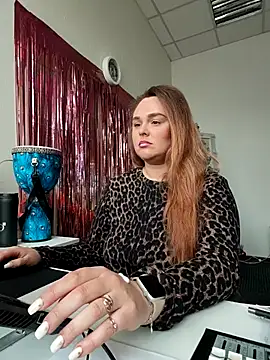 Juicy PeachLux online show from 12-03-25, 09:40