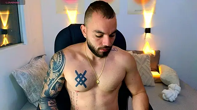 Snapshot of Isaac_Carter chatting on 03-05-25, 10:33 Isaac Carter online show from 03-05-25, 10:33