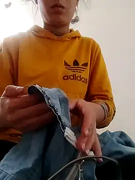 saraaxx1 online show from 11-21-25, 02:16