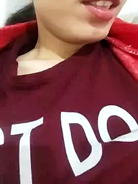 saraaxx1 online show from 11-25-25, 10:26