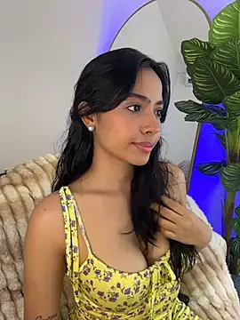  Emily Thompson  online show from 03-18-26, 02:26