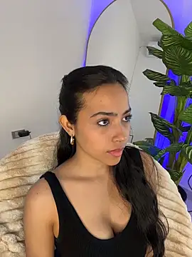 Snapshot of _Emily_Thompson_ chatting on 06-19-26, 02:05 Emily Thompson online show from 06-19-26, 02:05