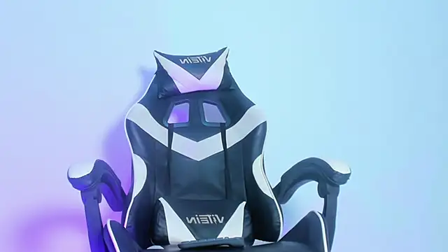 Alaska jonesxx online show from 03-18-25, 10:04