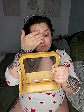 Saucy-Serenity online show from 01-05-26, 08:34