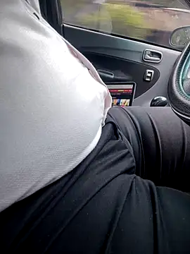 Snapshot of dam-her-boy chatting on 10-21-25, 02:45 dam-her-boy online show from 10-21-25, 02:45